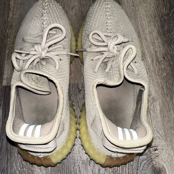 Yeezy Boosts 350 - Picture 8 of 10